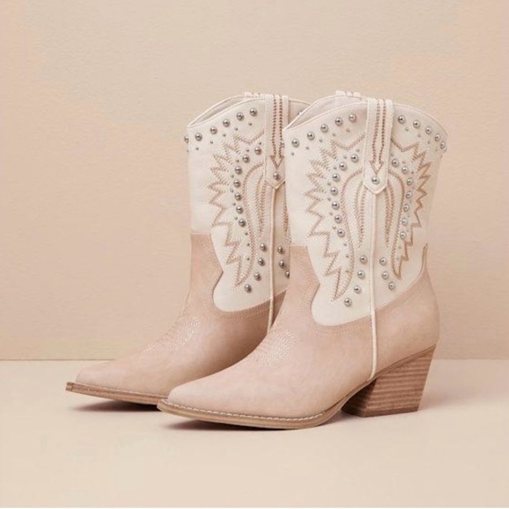 Dolce Vita Tan and Cream Heeled Boots